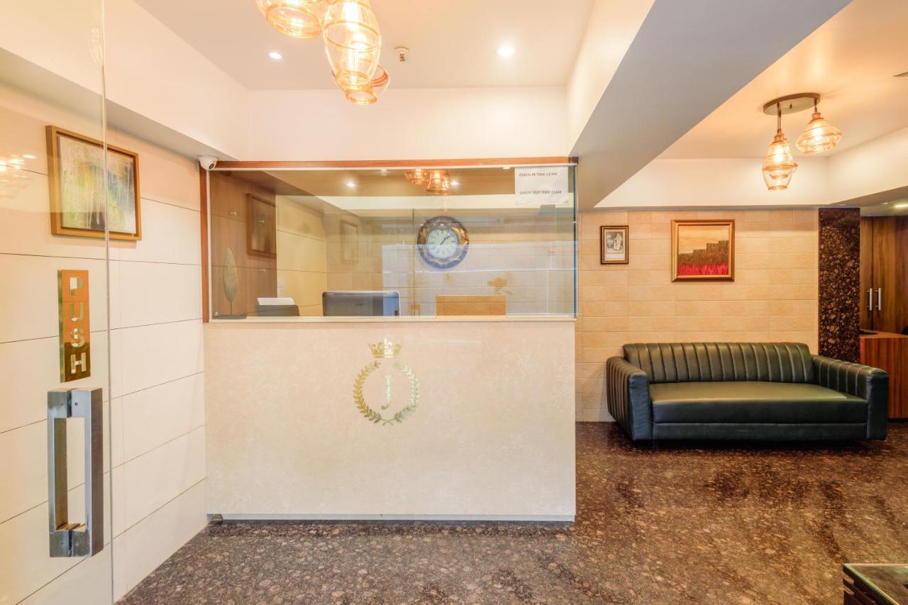 J Hotel And Banquets Mumbai Eksteriør bilde
