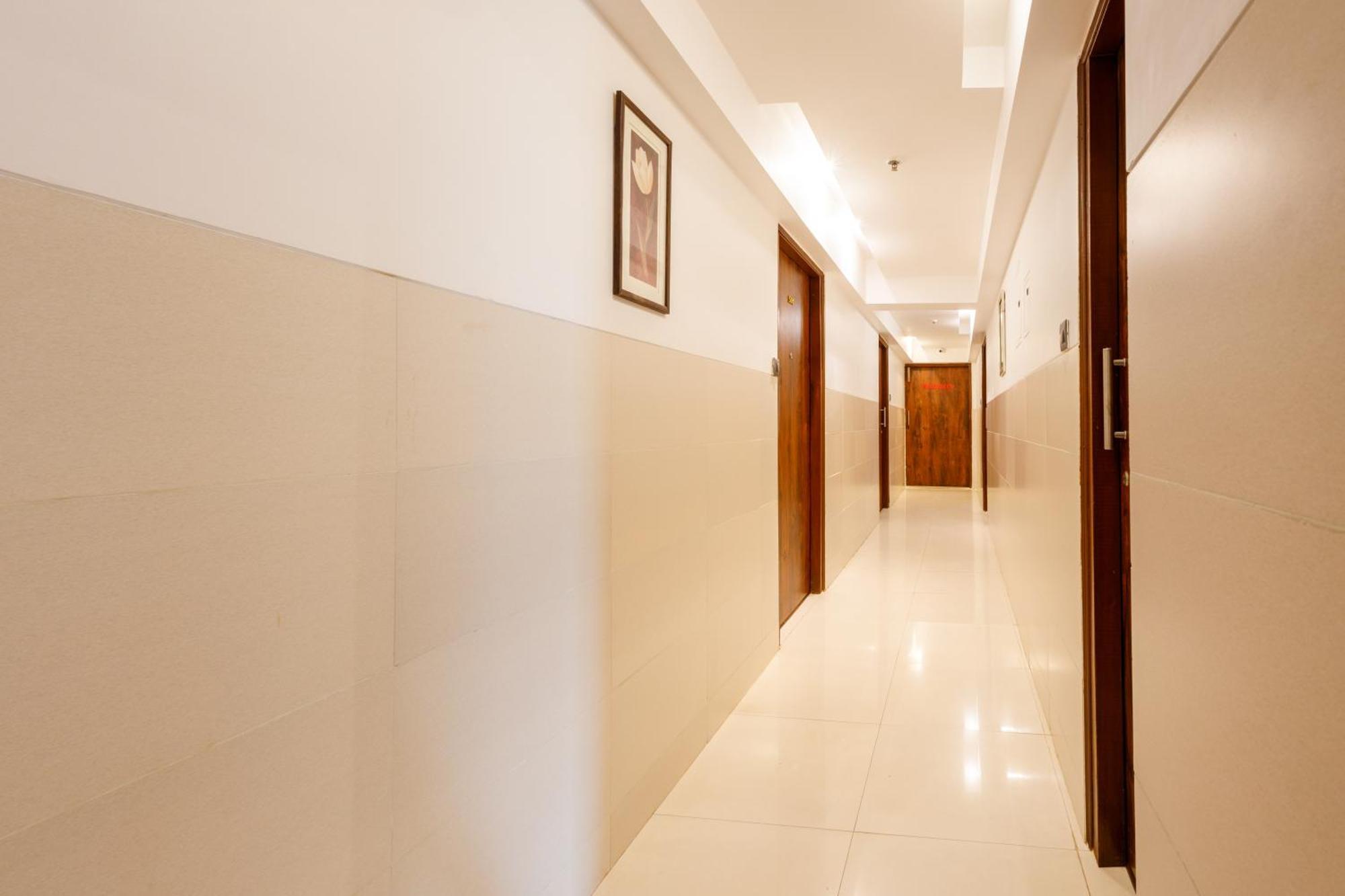 J Hotel And Banquets Mumbai Eksteriør bilde