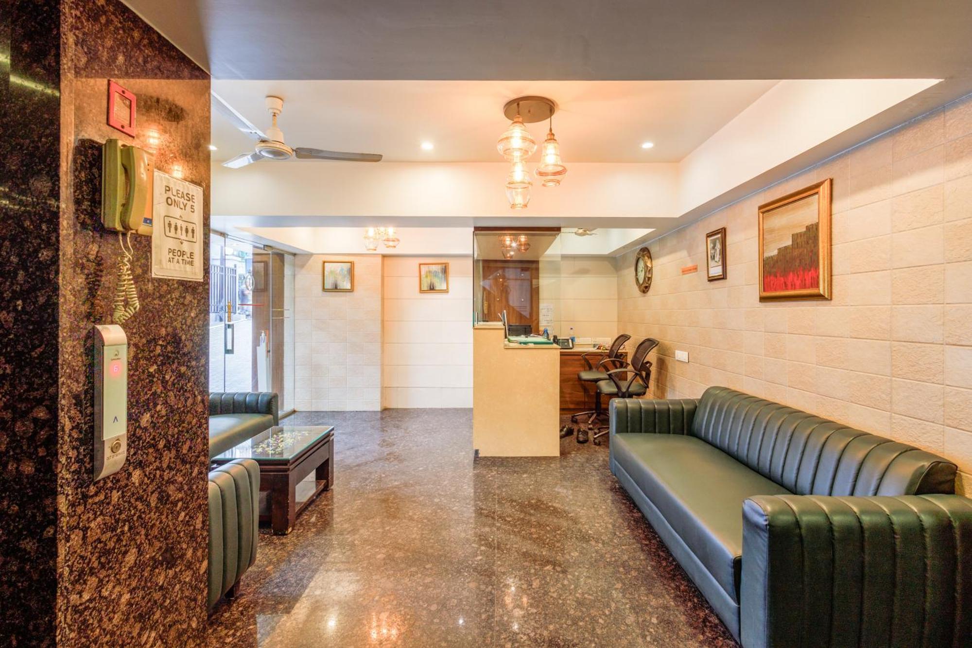 J Hotel And Banquets Mumbai Eksteriør bilde